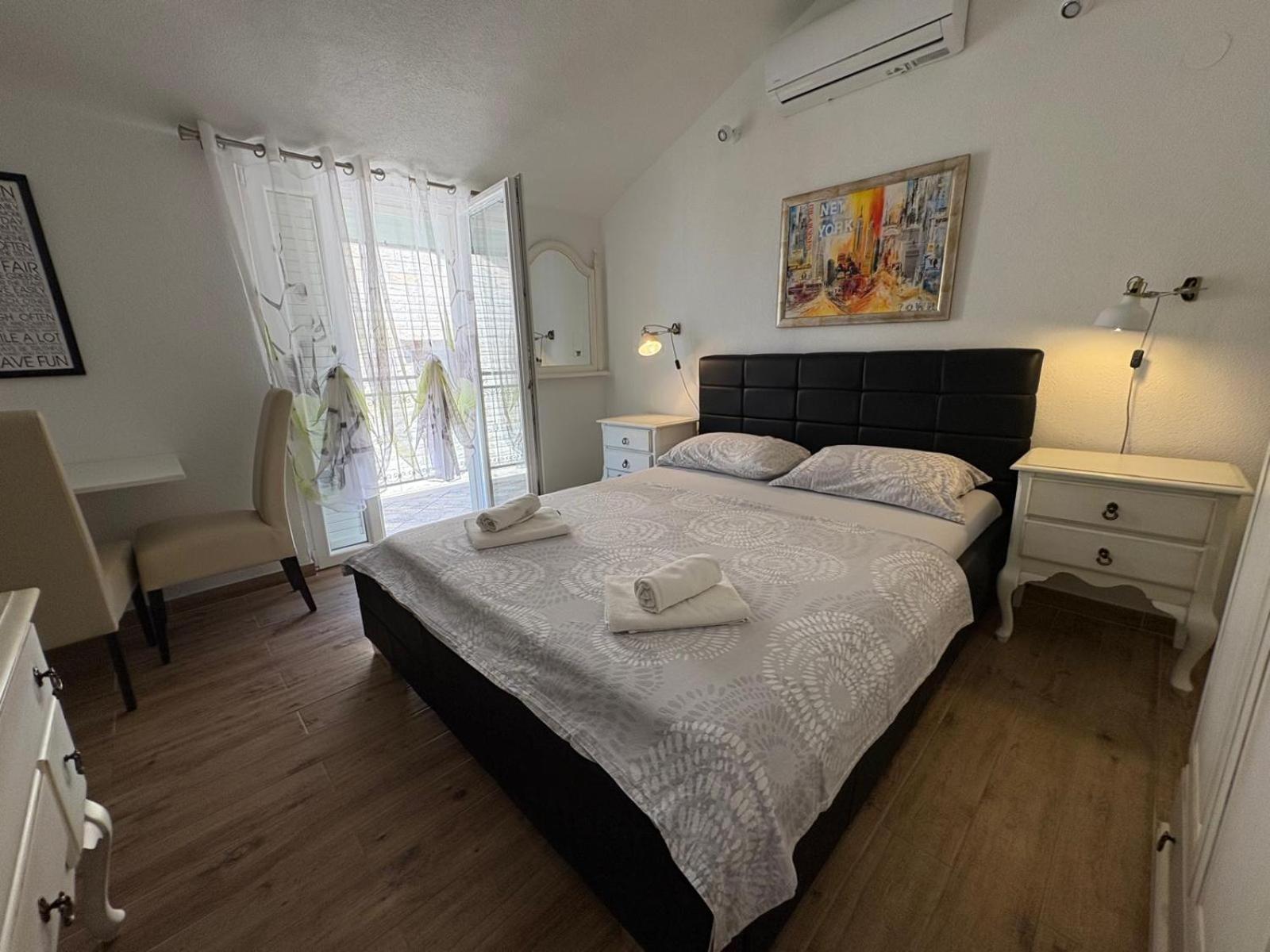 Apartment Ariana Bol Eksteriør billede