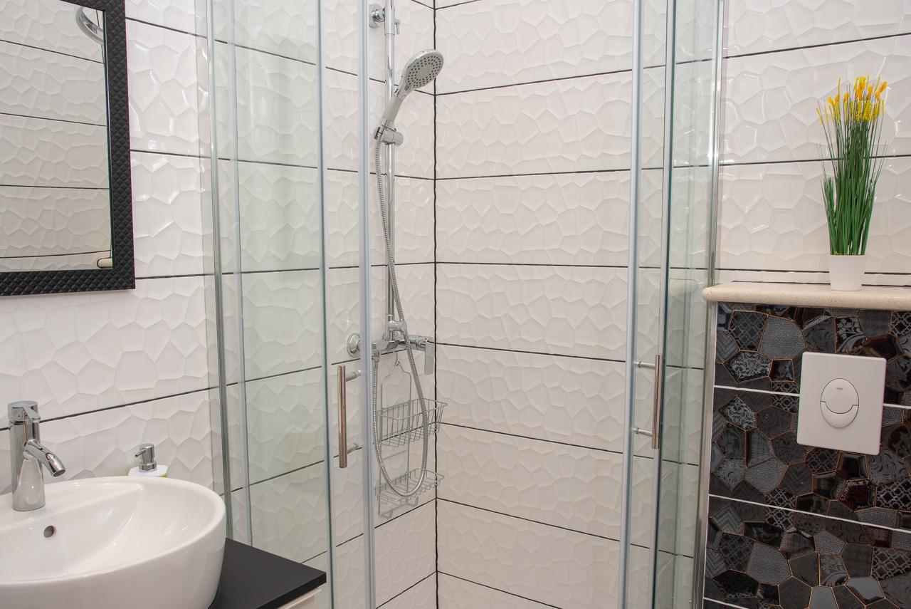 Apartment Ariana Bol Eksteriør billede